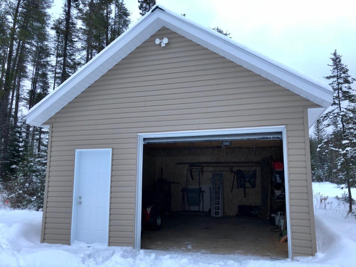 Le Chalet De Claude, Au Pied Des Monts-Valin Saint-David-de-Falardeau Exteriör bild